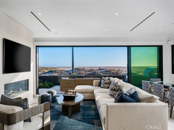 218 E Oceanfront, Newport Beach CA 92661