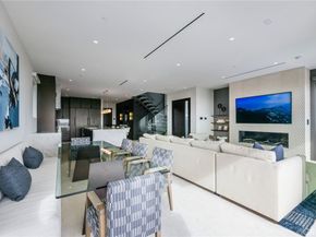 218 E Oceanfront, Newport Beach CA 92661