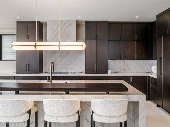 218 E Oceanfront, Newport Beach CA 92661