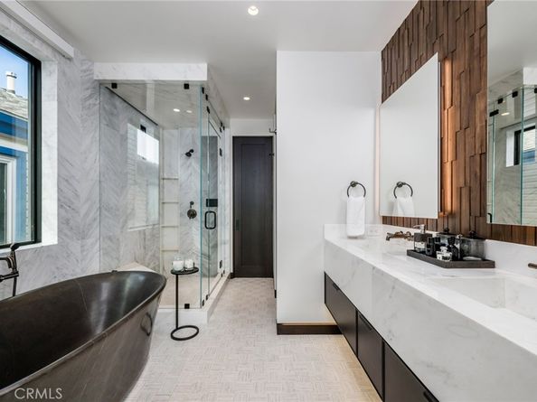 218 E Oceanfront, Newport Beach CA 92661