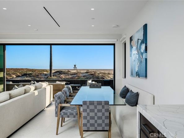 218 E Oceanfront, Newport Beach CA 92661