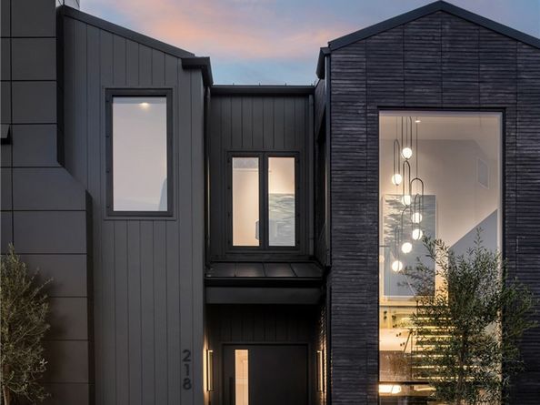 218 E Oceanfront, Newport Beach CA 92661