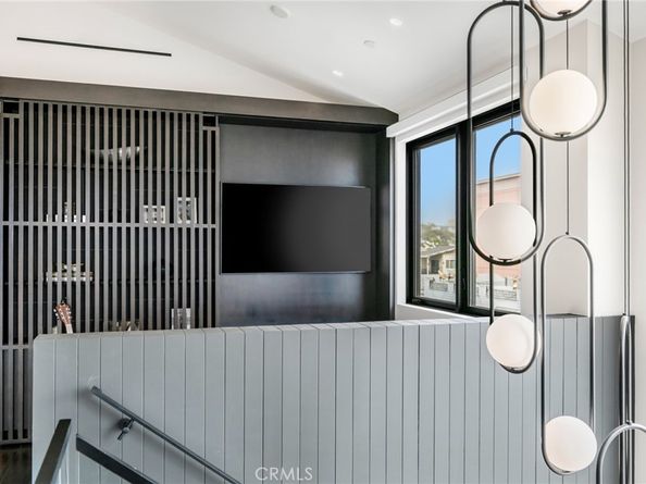 218 E Oceanfront, Newport Beach CA 92661