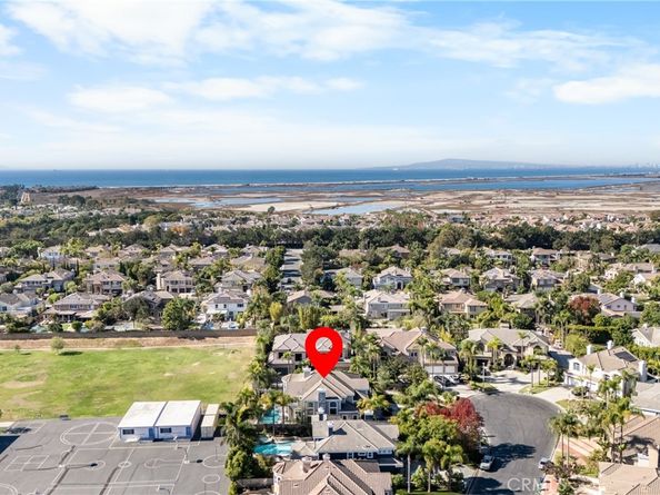 6692 Alamitos Circle, Huntington Beach CA 92648