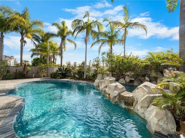 6692 Alamitos Circle, Huntington Beach CA 92648