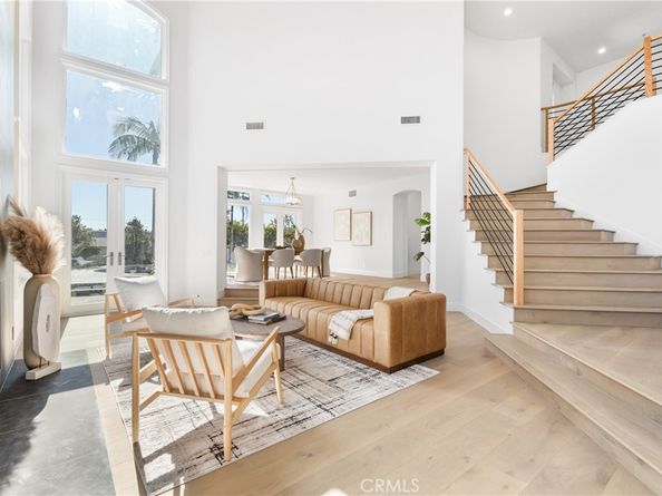 6692 Alamitos Circle, Huntington Beach CA 92648