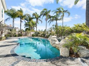 6692 Alamitos Circle, Huntington Beach CA 92648