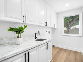 6692 Alamitos Circle, Huntington Beach CA 92648