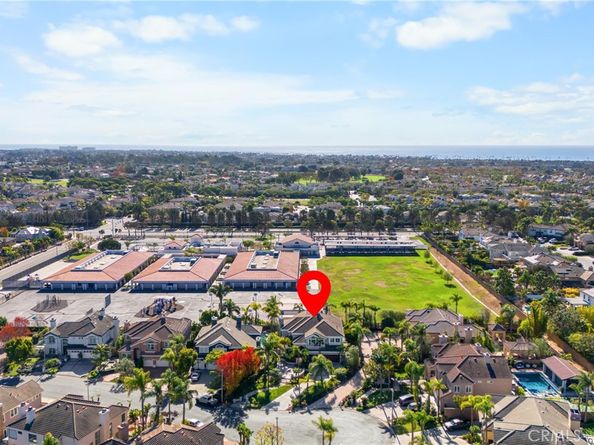 6692 Alamitos Circle, Huntington Beach CA 92648