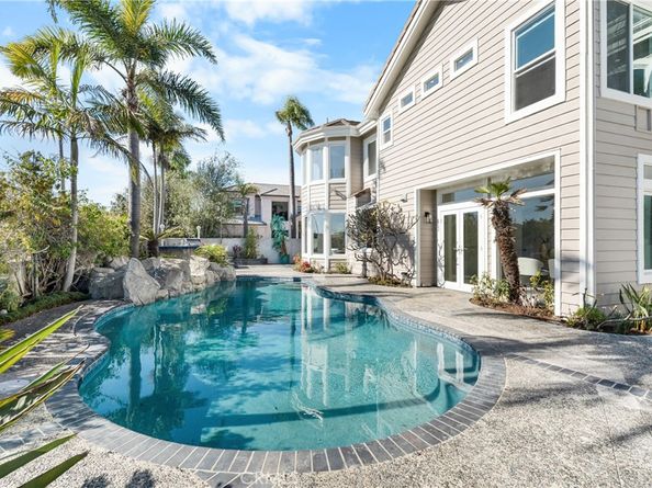 6692 Alamitos Circle, Huntington Beach CA 92648