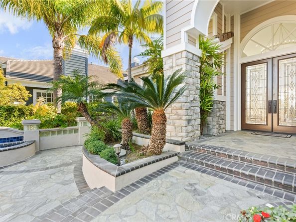 6692 Alamitos Circle, Huntington Beach CA 92648