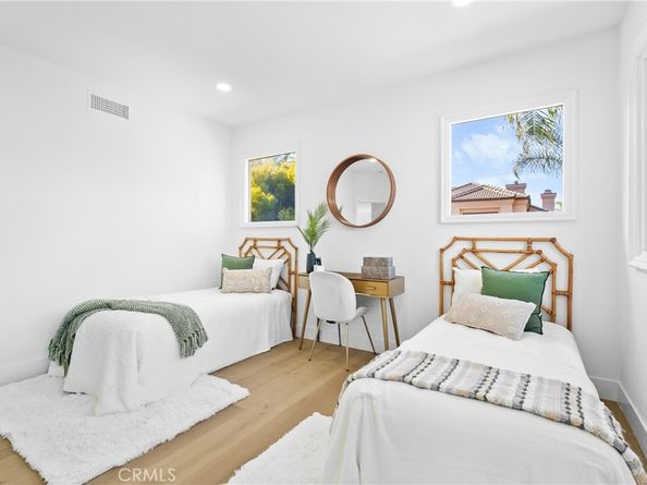 6692 Alamitos Circle, Huntington Beach CA 92648