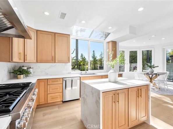 6692 Alamitos Circle, Huntington Beach CA 92648