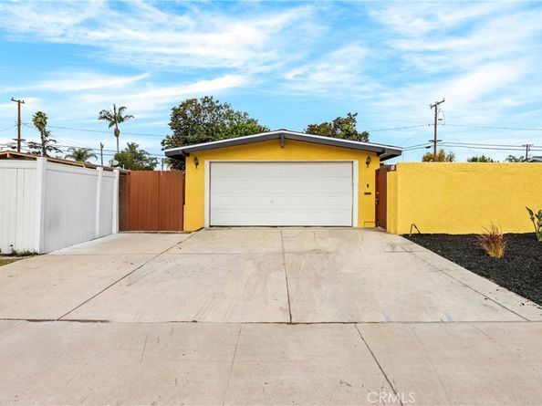 2435 W Broadway, Anaheim CA 92804