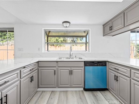 2435 W Broadway, Anaheim CA 92804