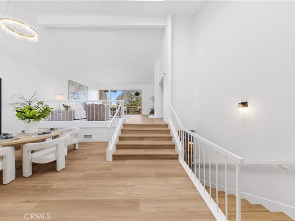 15 Rocky Knl, Irvine CA 92612