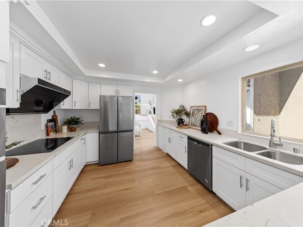 15 Rocky Knl, Irvine CA 92612