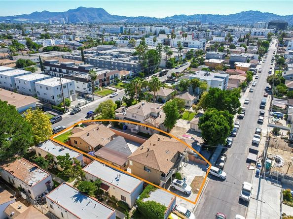 5738 Klump, North Hollywood CA 91601