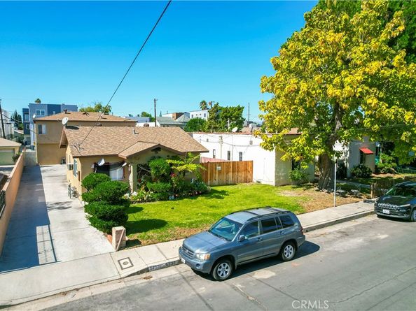 5738 Klump, North Hollywood CA 91601