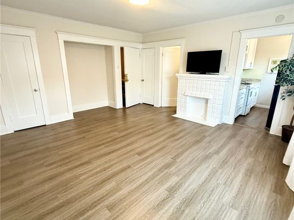 1109 E 1st 11, Long Beach CA 90802