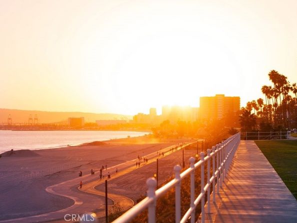 1109 E 1st 11, Long Beach CA 90802