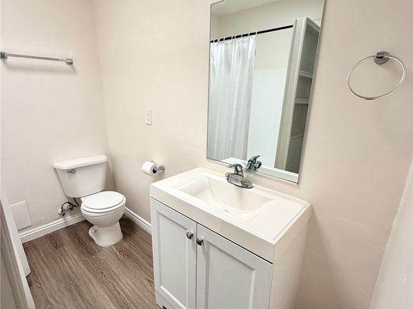 1109 E 1st 11, Long Beach CA 90802