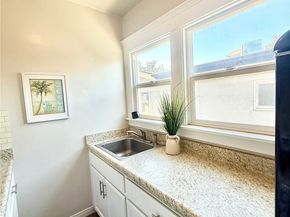 1109 E 1st 11, Long Beach CA 90802