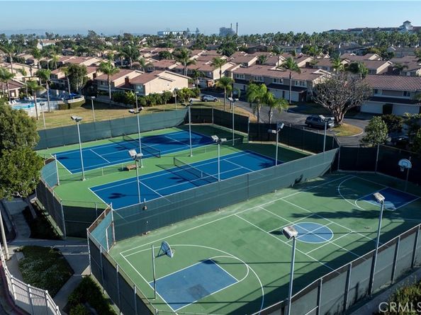 21066 Poolside, Huntington Beach CA 92648