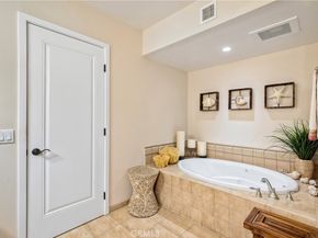 543 LAGUNA Drive, Carlsbad CA 92008