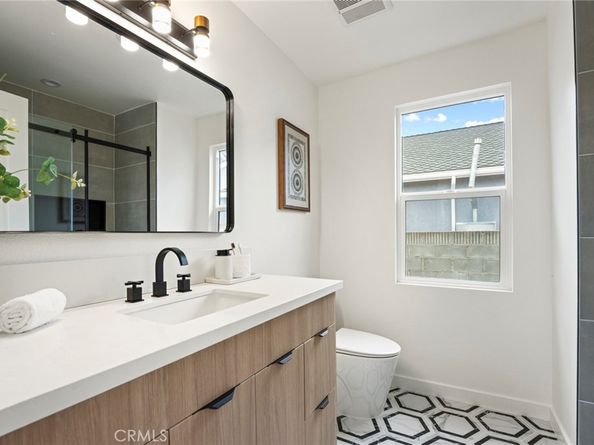 5308 S Victoria, Los Angeles CA 90043