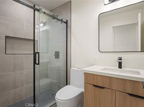 5308 S Victoria, Los Angeles CA 90043