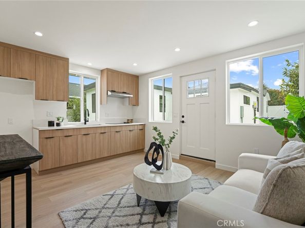 5308 S Victoria, Los Angeles CA 90043