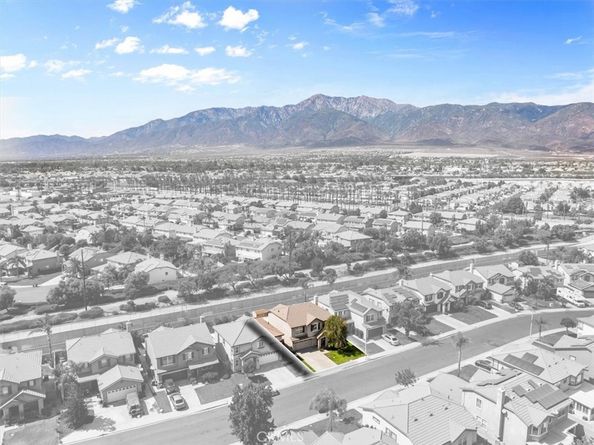 7422 Longstreet Lane, Fontana CA 92336