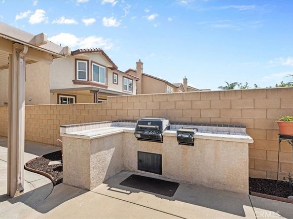 7422 Longstreet Lane, Fontana CA 92336