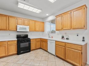 7422 Longstreet Lane, Fontana CA 92336