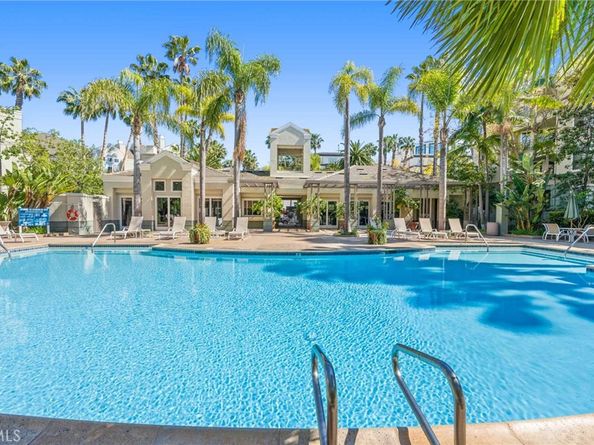 2233 Martin 212, Irvine CA 92612