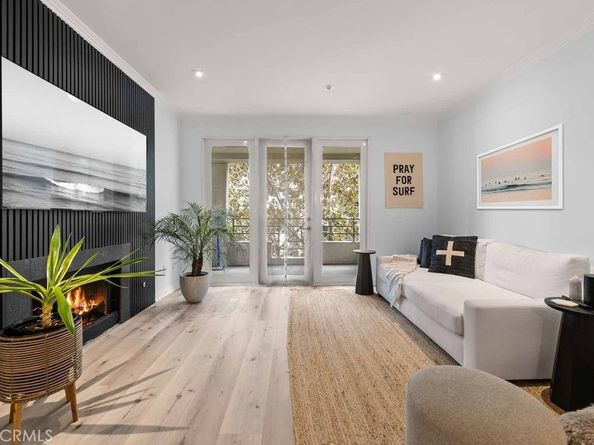 2233 Martin 212, Irvine CA 92612