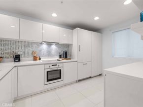 2233 Martin 212, Irvine CA 92612