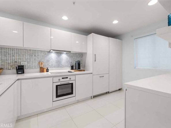 2233 Martin 212, Irvine CA 92612