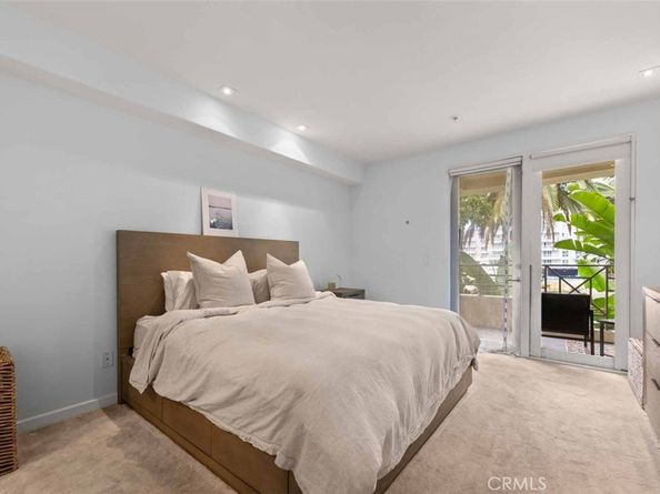 2233 Martin 212, Irvine CA 92612