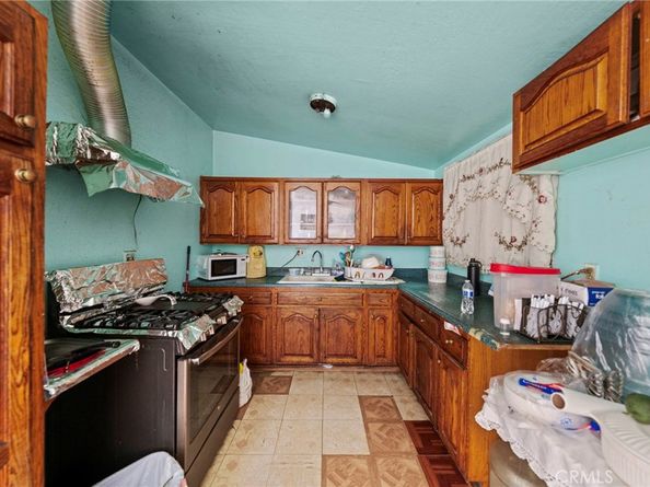 526 Nottingham Avenue, Santa Ana CA 92703