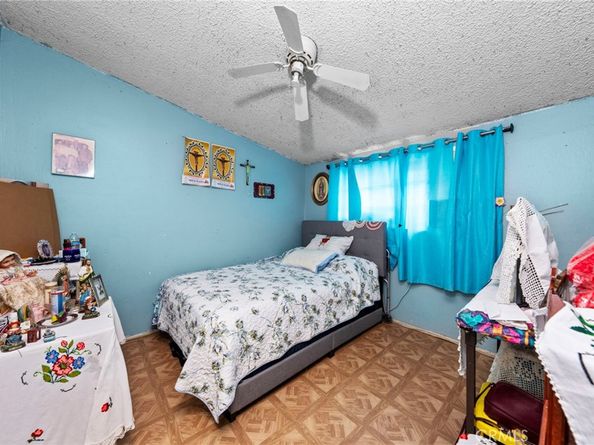 526 Nottingham Avenue, Santa Ana CA 92703