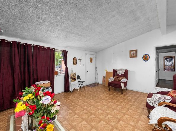 526 Nottingham Avenue, Santa Ana CA 92703