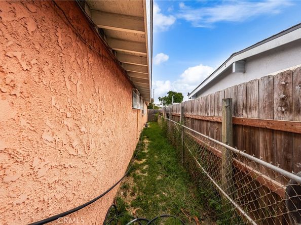 526 Nottingham Avenue, Santa Ana CA 92703