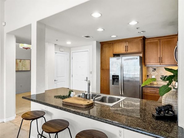931 E Walnut Street 607, Pasadena CA 91106