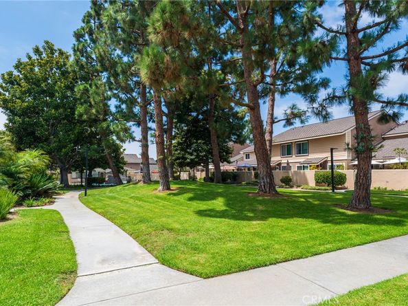 7921 Nomad Circle, Huntington Beach CA 92648