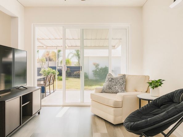 370 E La Verne Avenue, Pomona CA 91767