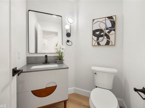 20 Flores, Lake Forest CA 92610