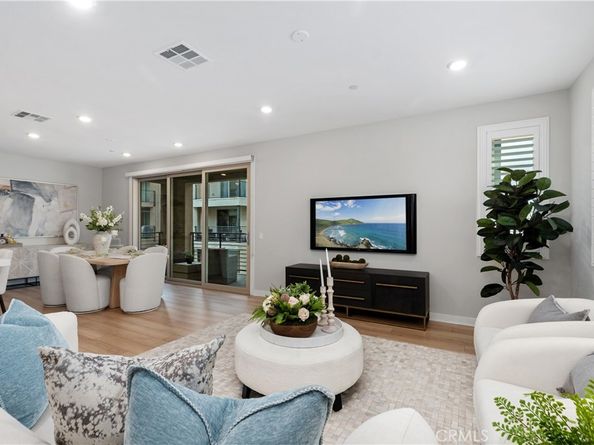 601 Catalonia, Lake Forest CA 92630