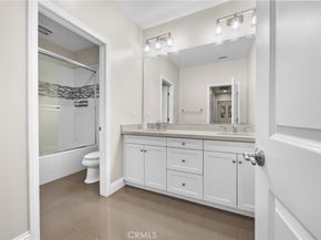 61 Bloomington, Irvine CA 92620